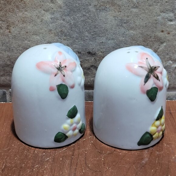 Pair Ceramic Salt and Pepper Shakers Hand Painted Floral Design - Picture 6 of 11